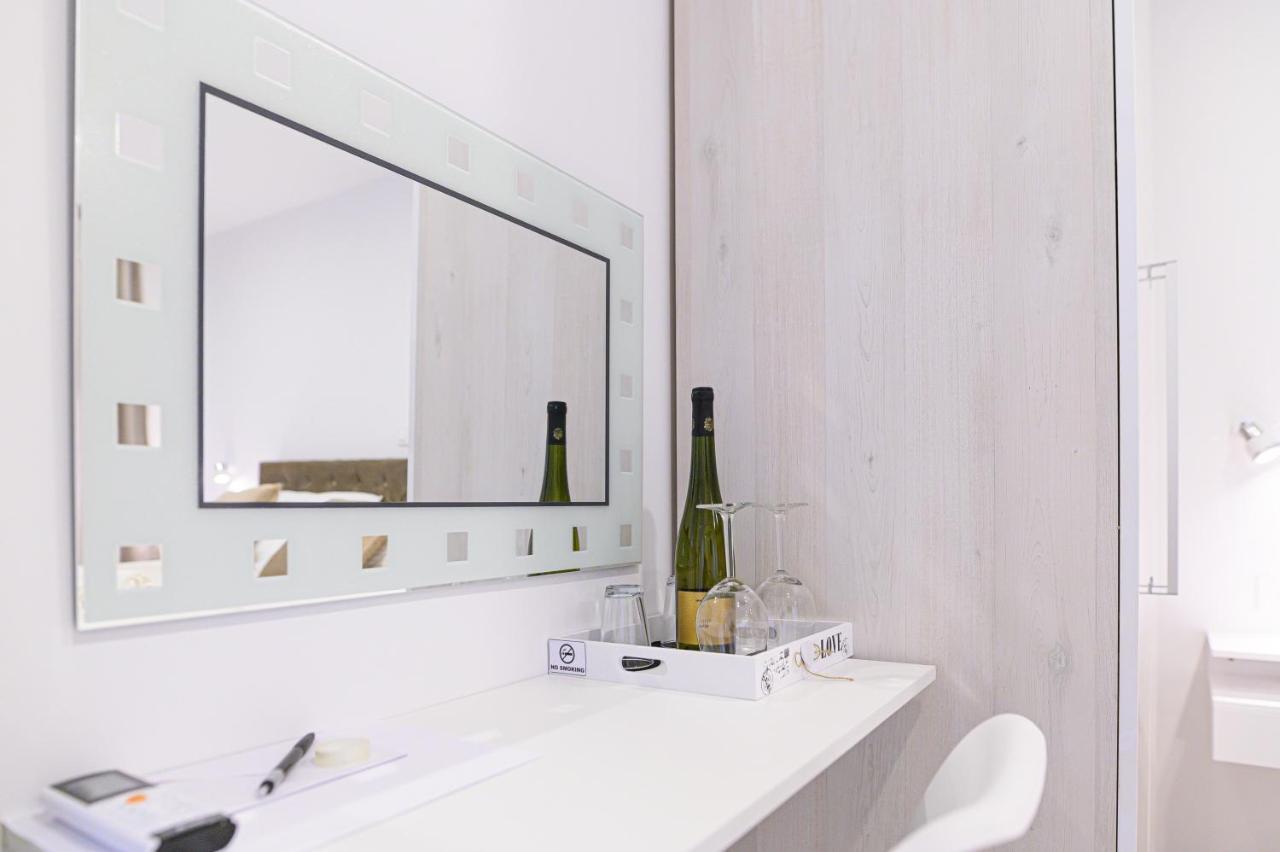 Luxury Rooms Green And Gold Split Luaran gambar