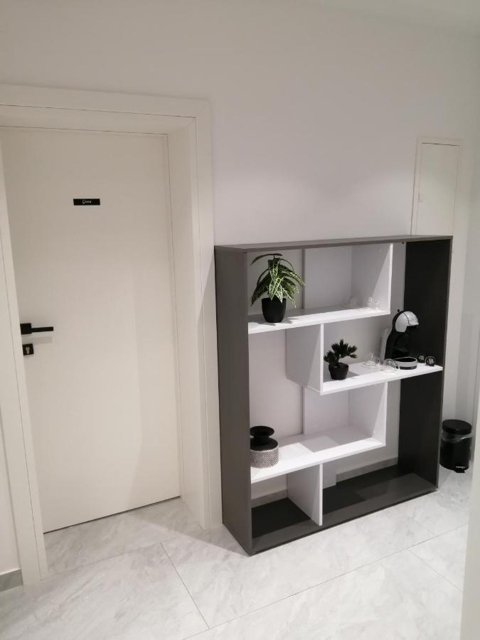Luxury Rooms Green And Gold Split Luaran gambar