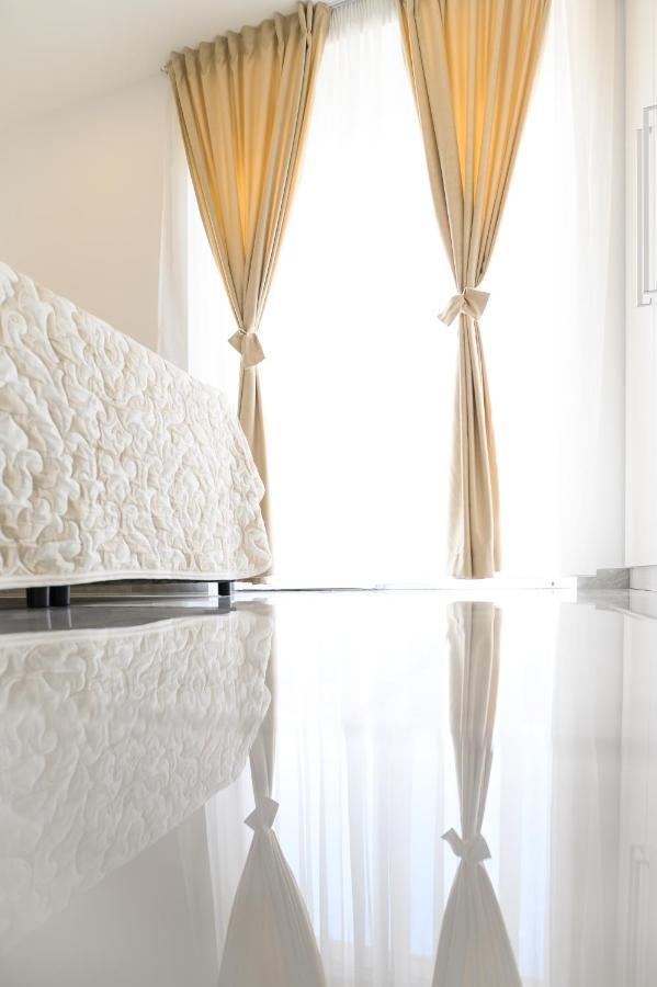 Luxury Rooms Green And Gold Split Luaran gambar