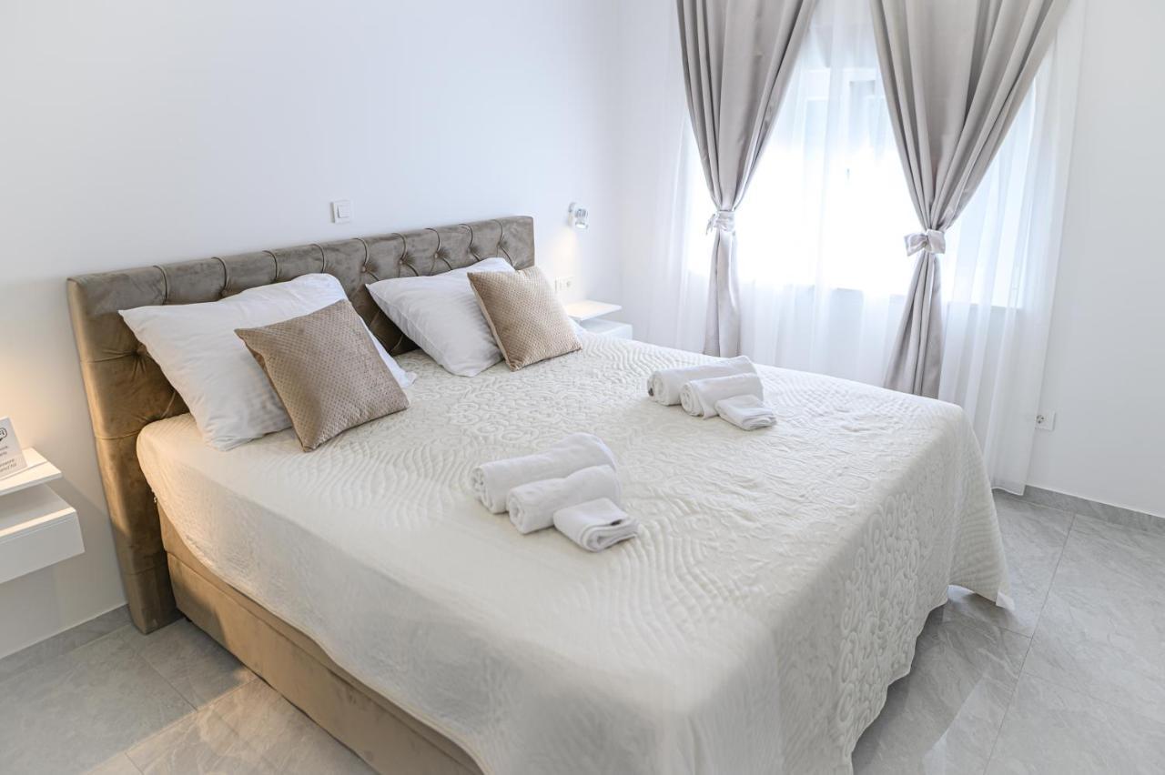 Luxury Rooms Green And Gold Split Luaran gambar